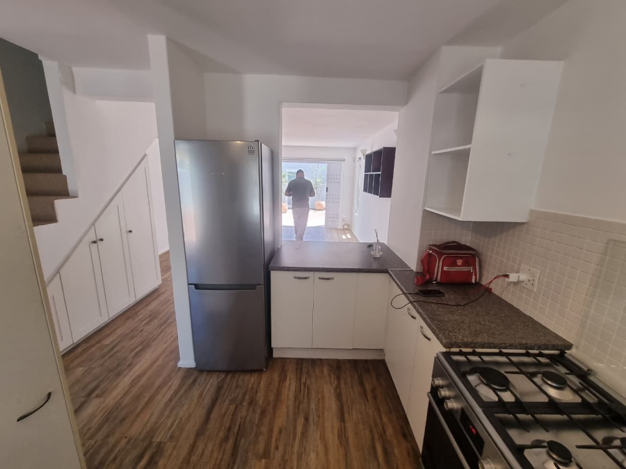 To Let 2 Bedroom Property for Rent in Claremont Western Cape